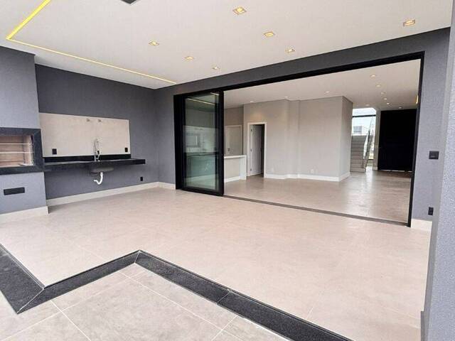 Sobrado para Venda em São José dos Campos - 4