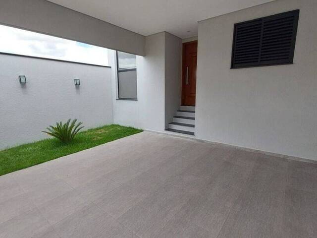 Casa para Venda em São José dos Campos - 4