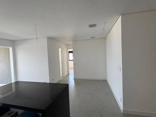 Apartamento para Venda em São José dos Campos - 2