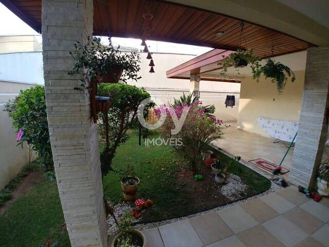 Sobrado para Venda em Jacareí - 3