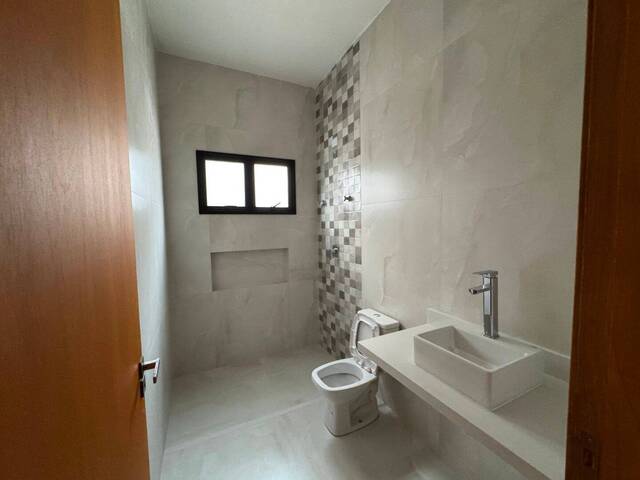 Casa para Venda em São José dos Campos - 5