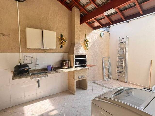 Sobrado para Venda em São José dos Campos - 5