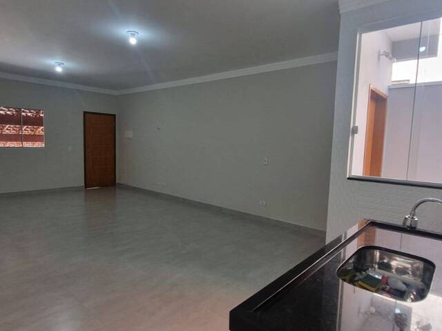 Casa para Venda em São José dos Campos - 4