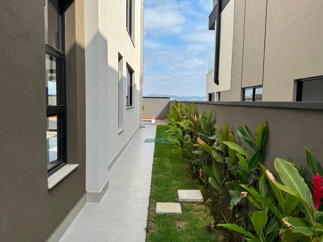 Sobrado para Venda em São José dos Campos - 2