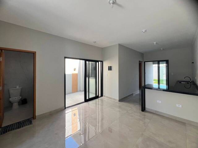 Casa para Venda em São José dos Campos - 4
