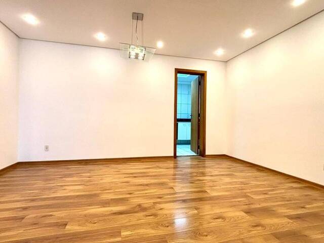 Apartamento para Venda em São José dos Campos - 2