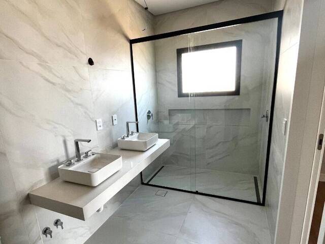 Casa para Venda em São José dos Campos - 5