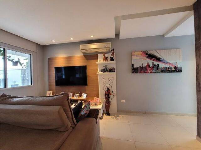 #CA0074 - Casa para Venda em Jacareí - SP - 2