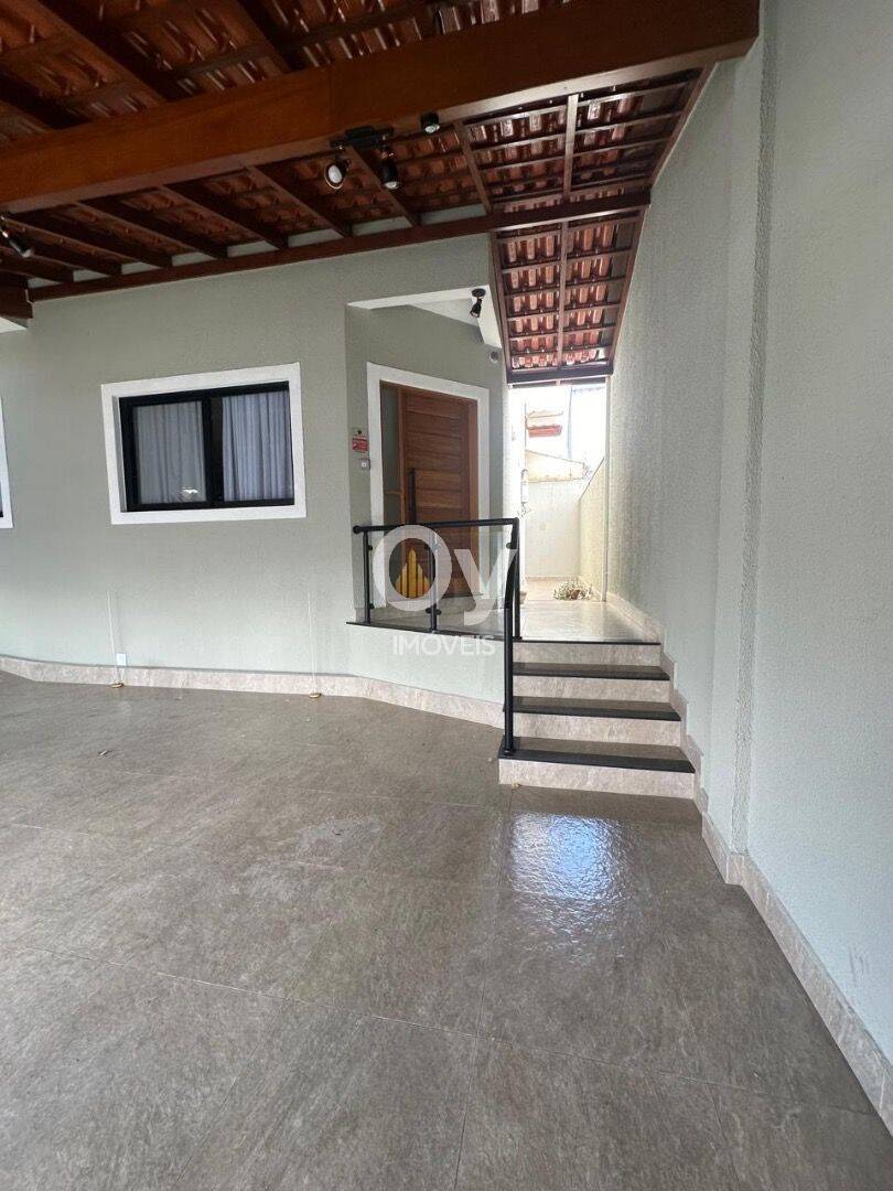 Sobrado com 3 dormitórios à venda, 121 m² por R$ 900.000 - Jardim América - São José dos Campos/SP