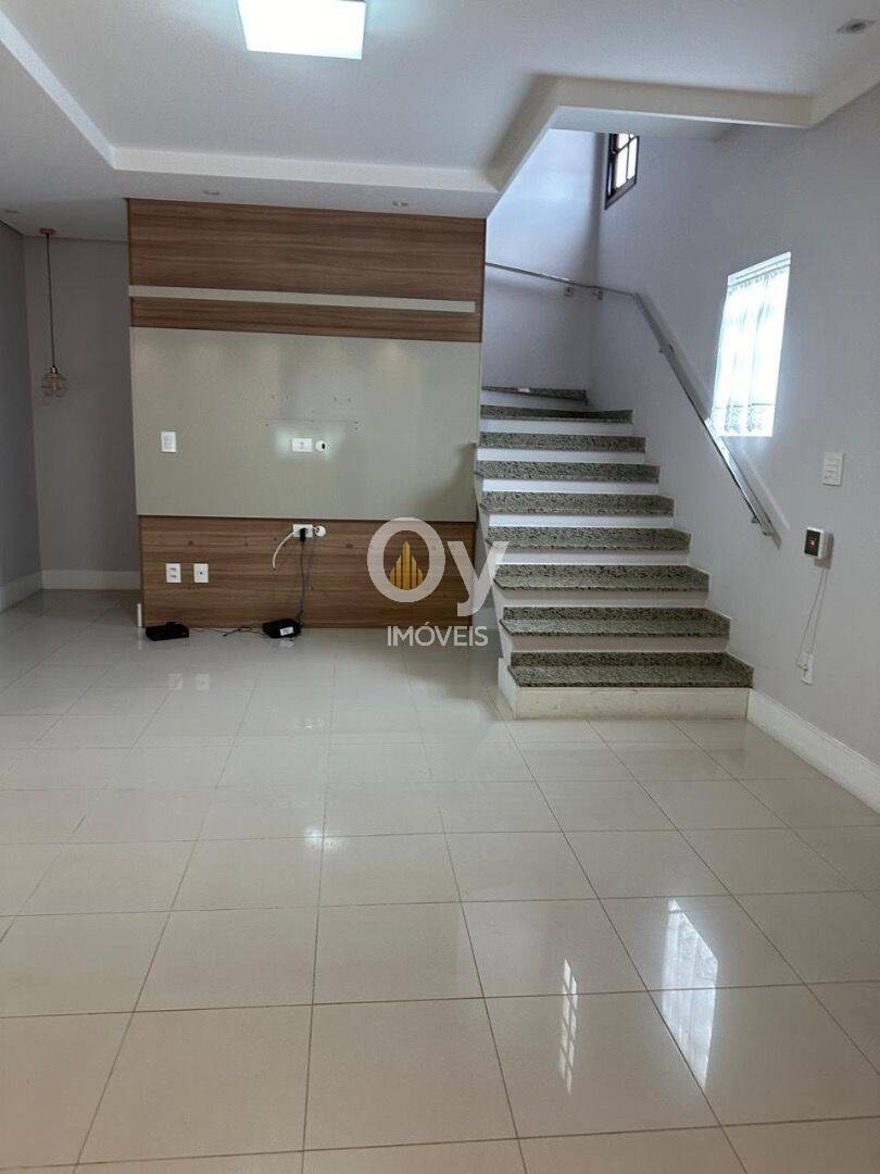 Sobrado com 3 dormitórios à venda, 121 m² por R$ 900.000 - Jardim América - São José dos Campos/SP