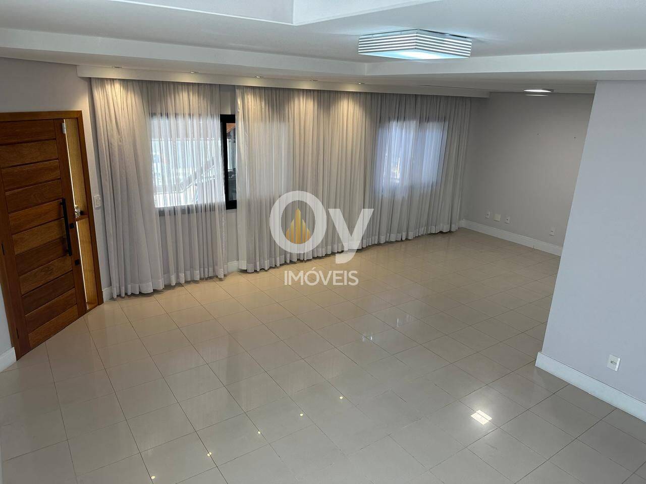Sobrado com 3 dormitórios à venda, 121 m² por R$ 900.000 - Jardim América - São José dos Campos/SP