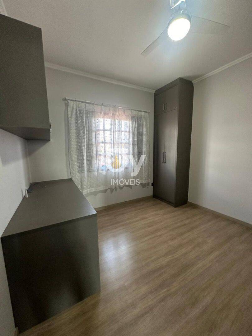 Sobrado com 3 dormitórios à venda, 121 m² por R$ 900.000 - Jardim América - São José dos Campos/SP
