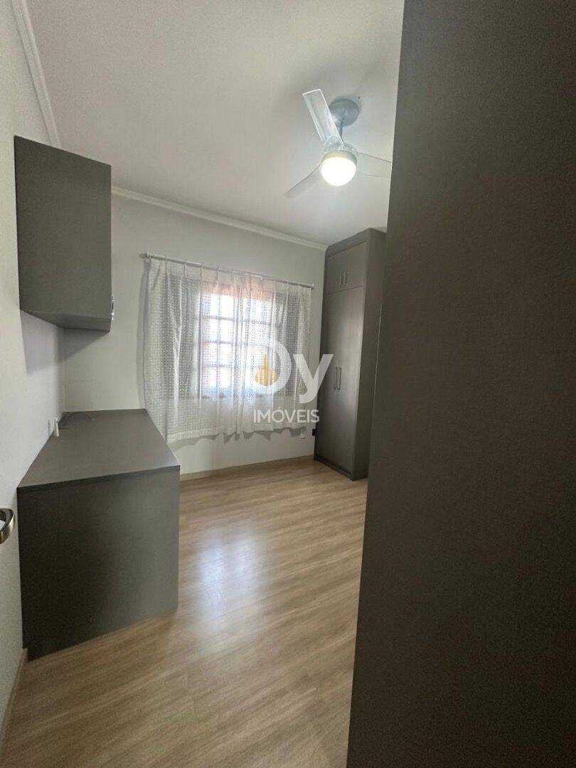 Sobrado com 3 dormitórios à venda, 121 m² por R$ 900.000 - Jardim América - São José dos Campos/SP