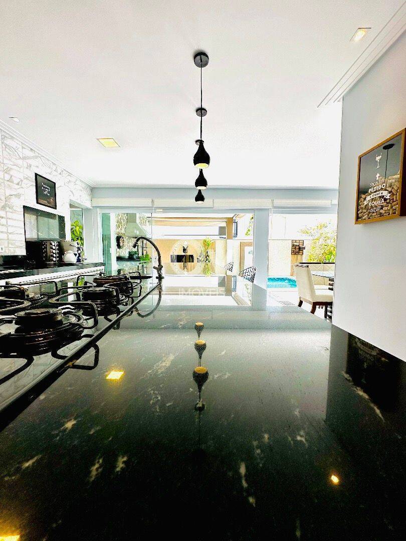 Casa com 4 dormitórios à venda, 220 m² por R$ 2.117.000,00 - Urbanova - São José dos Campos/SP