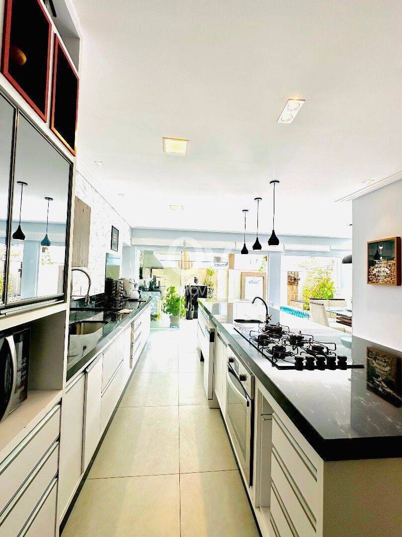 Casa com 4 dormitórios à venda, 220 m² por R$ 2.117.000,00 - Urbanova - São José dos Campos/SP