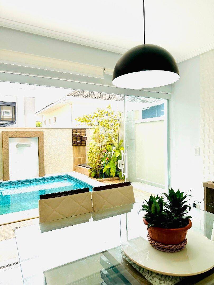 Casa com 4 dormitórios à venda, 220 m² por R$ 2.117.000,00 - Urbanova - São José dos Campos/SP