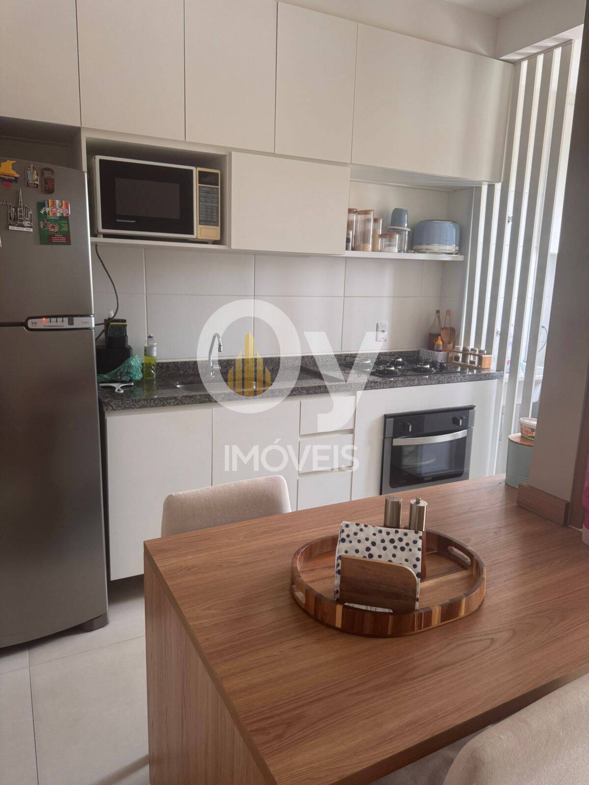 Apartamento moderno com suíte e varanda gourmet