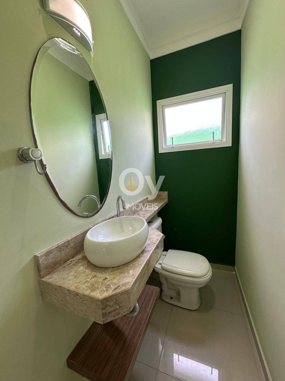 Sobrado  com 3 dormitórios no Condomínio Villas de Santana/Jacareí