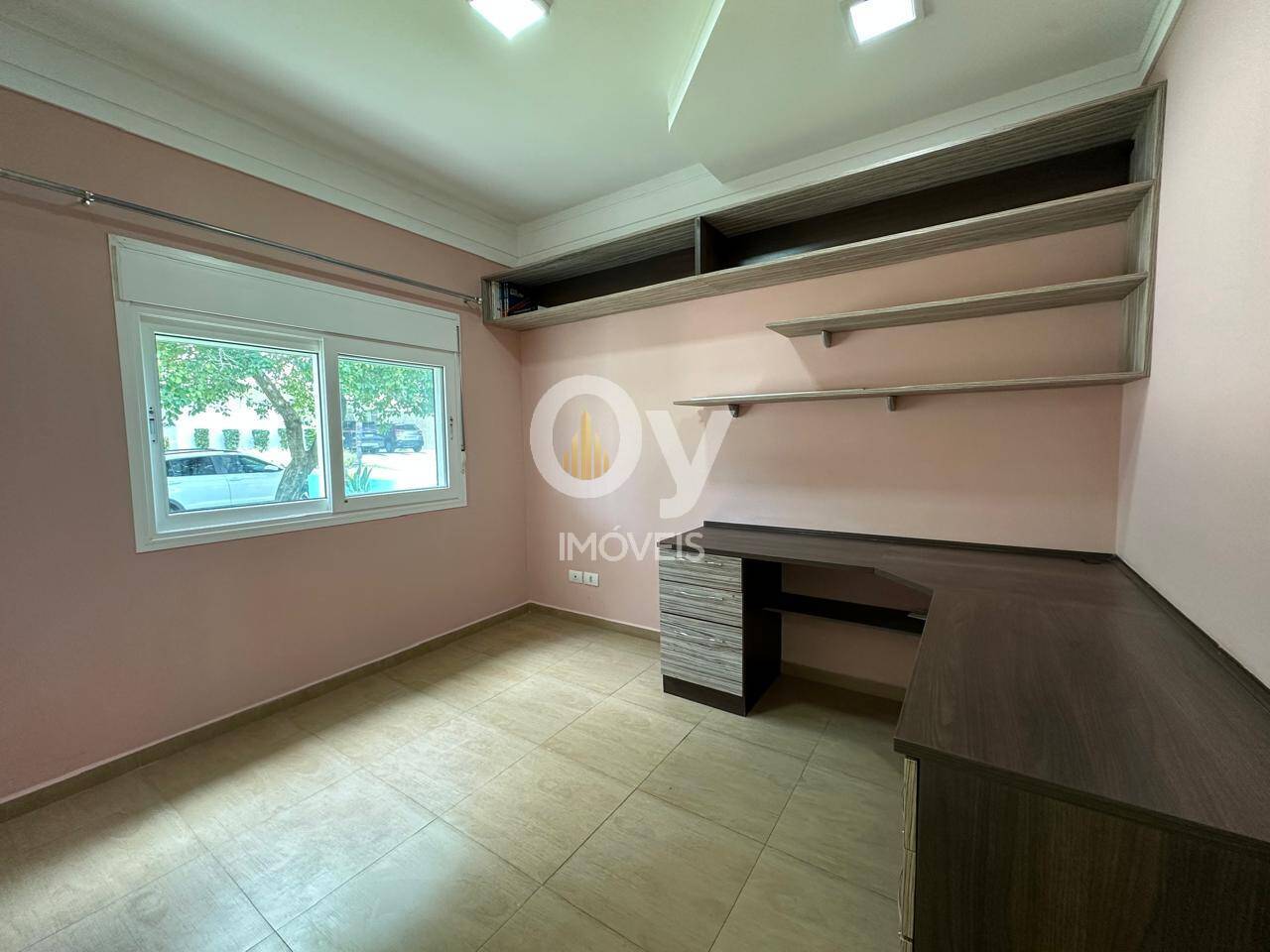 Sobrado  com 3 dormitórios no Condomínio Villas de Santana/Jacareí