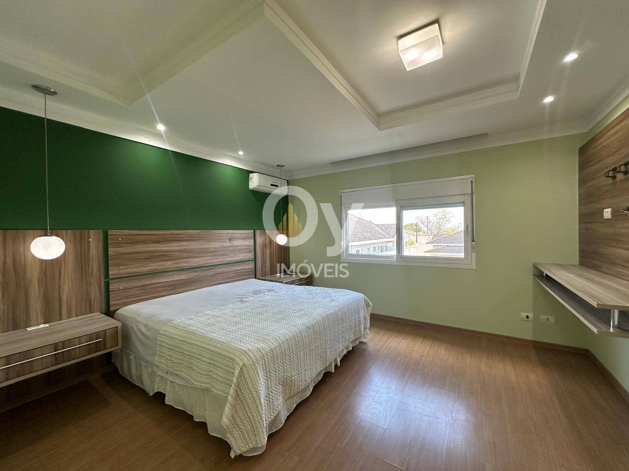 Sobrado  com 3 dormitórios no Condomínio Villas de Santana/Jacareí