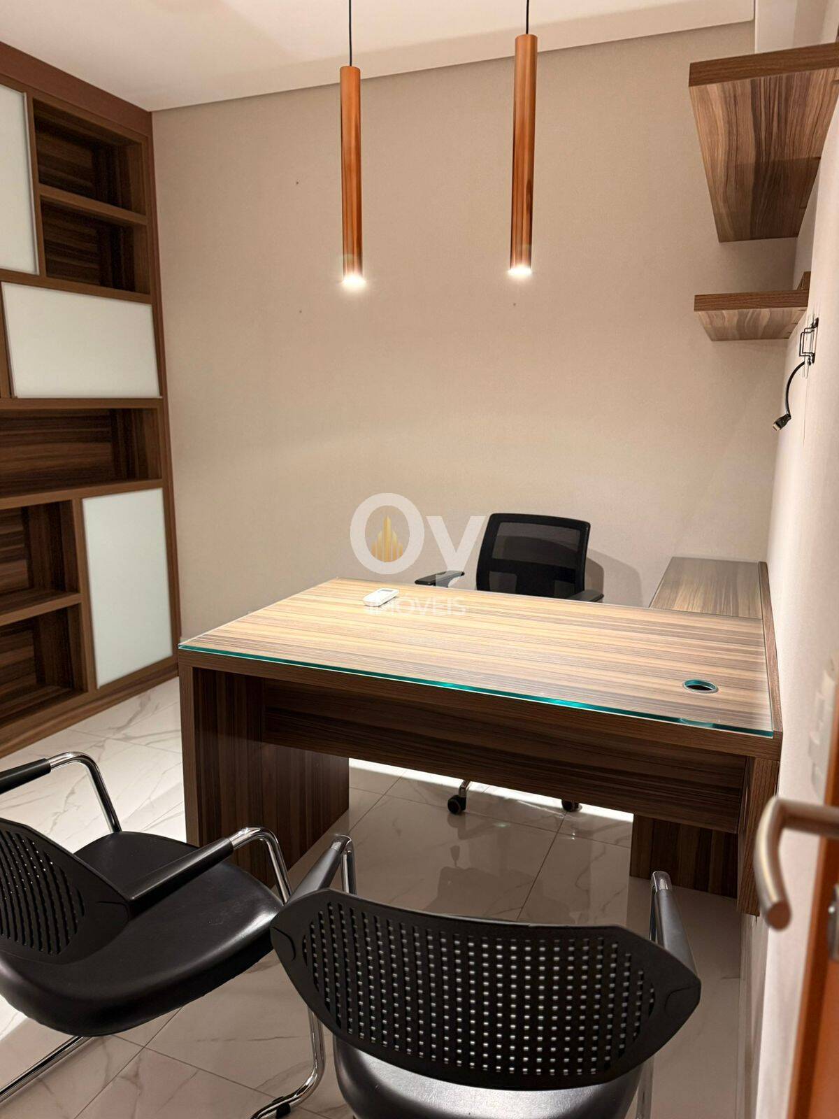 Oportunidade: Sala Comercial de 76 m² Totalmente Equipada e Pronta para Uso