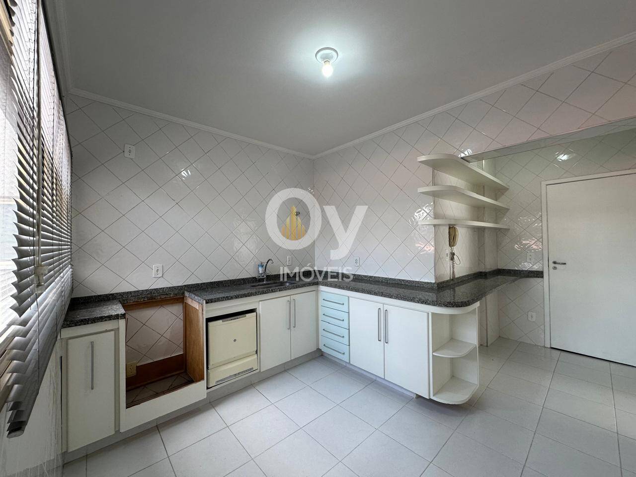 APARTAMENTO LOCAÇÃO ou VENDA - 4 DORMITÓRIOS COM SUÍTE – EDIFÍCIO NEW YORK