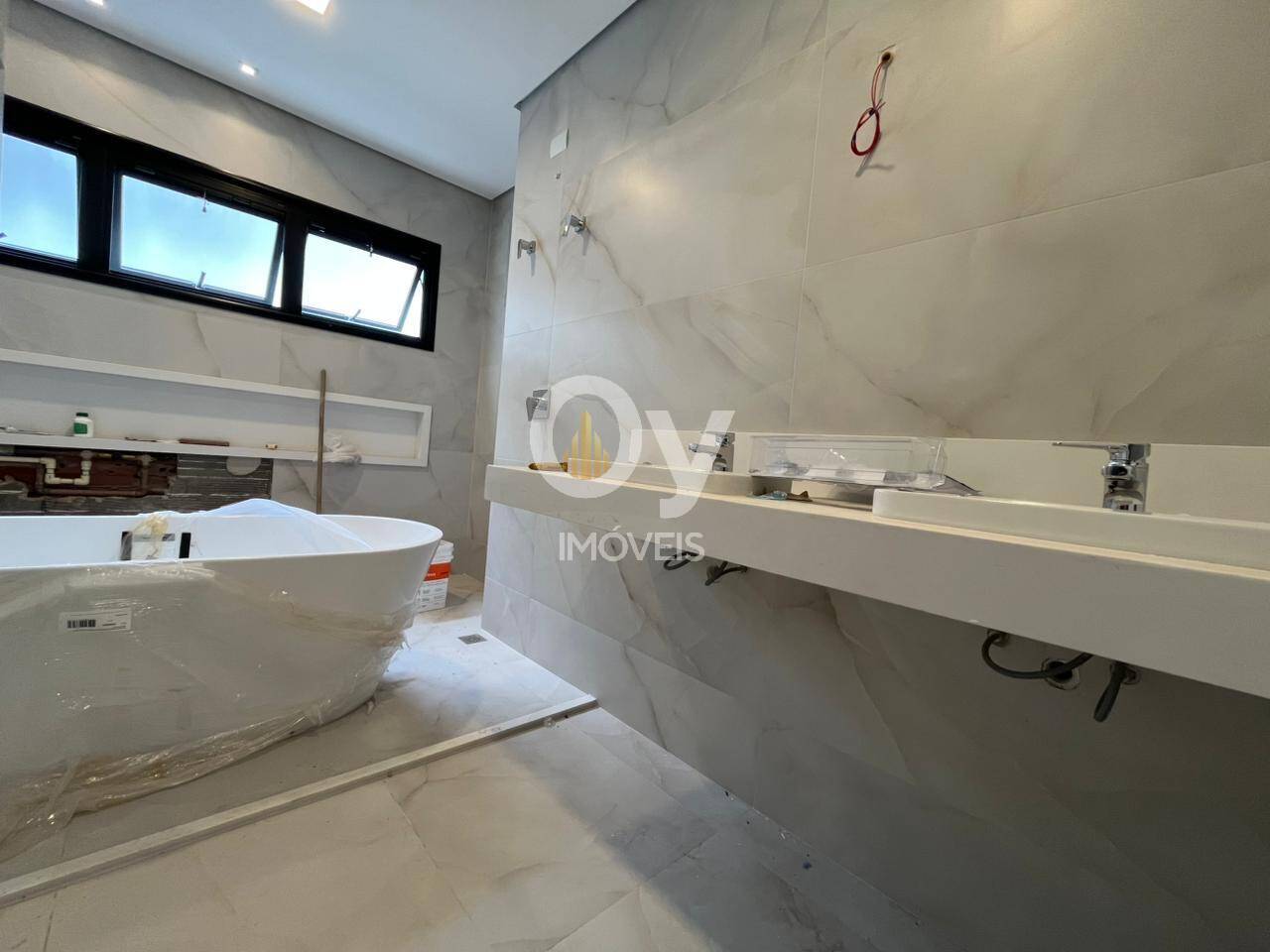 Sobrado no Jardim das Colinas – 5 Suítes e Piscina e area gourmet