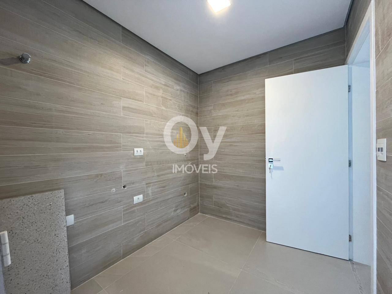 Sobrado no Jardim das Colinas – 5 Suítes e Piscina e area gourmet