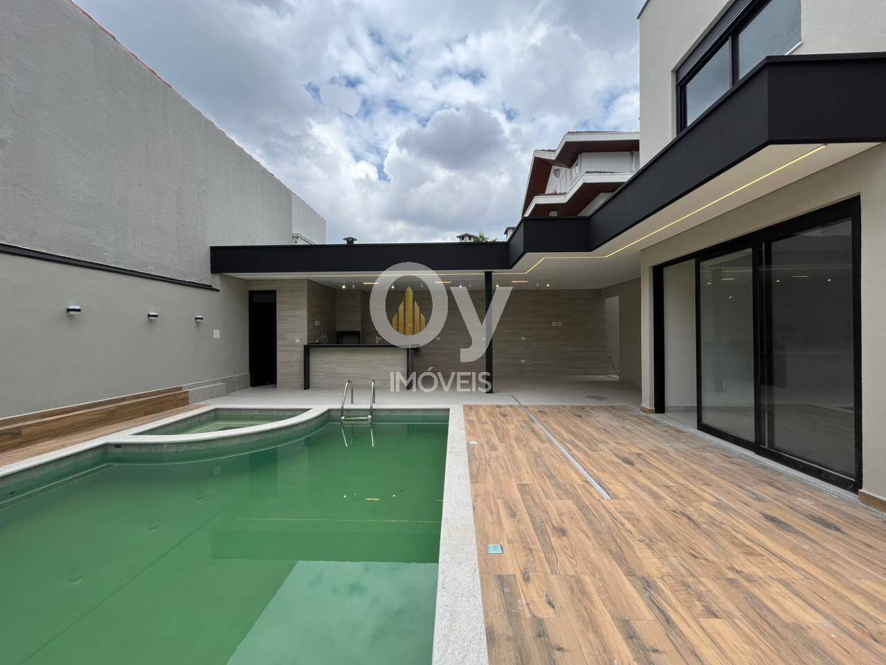 Sobrado no Jardim das Colinas – 5 Suítes e Piscina e area gourmet