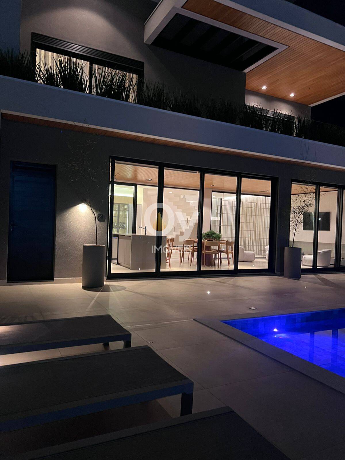 Sobrado de alto padrão com vista definitiva em condominio exclusivo.