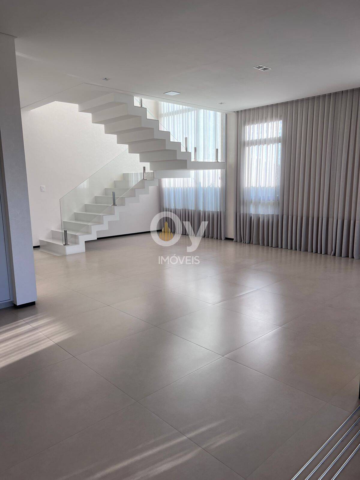 Sobrado de alto padrão com vista definitiva em condominio exclusivo.