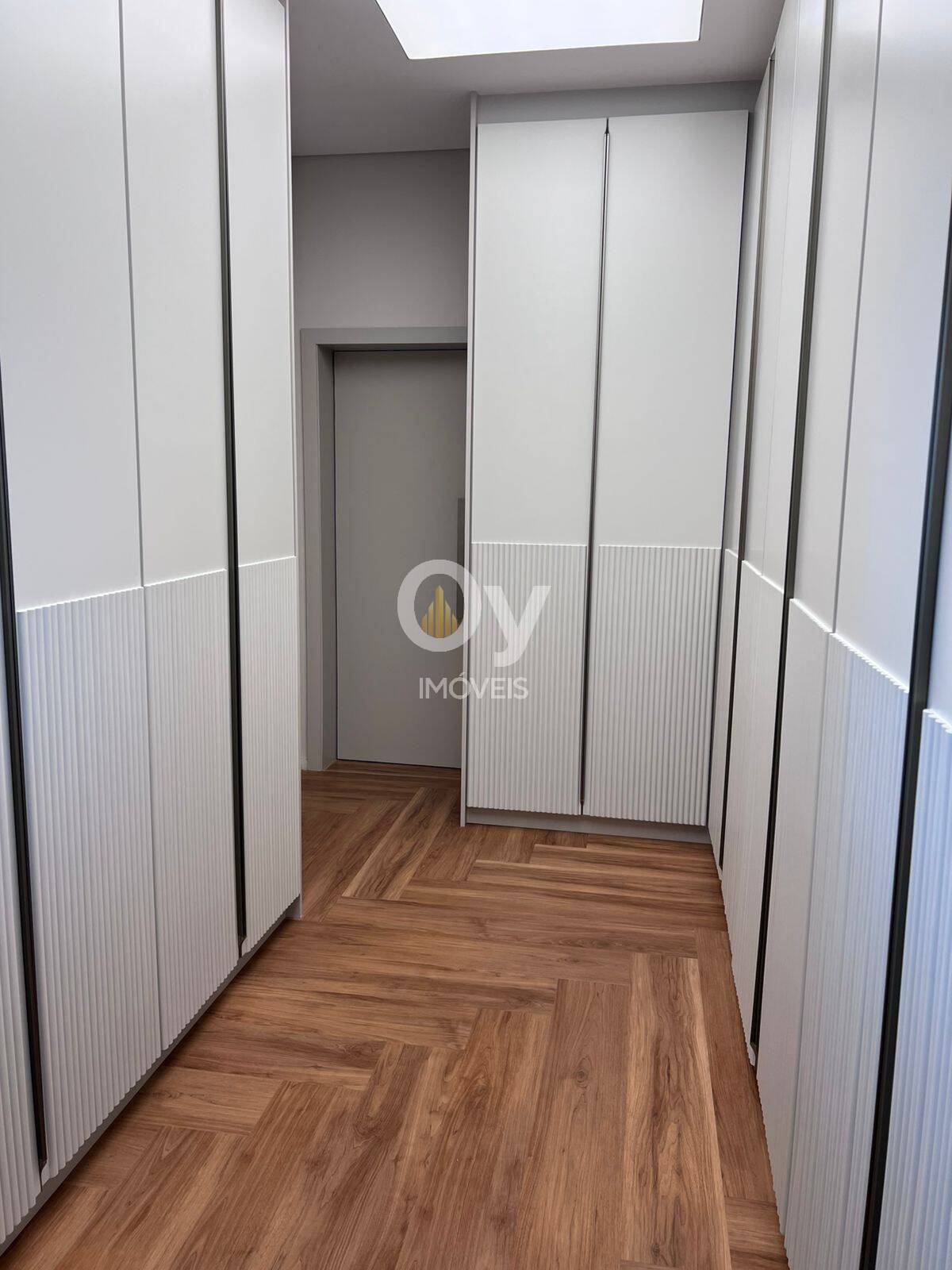Sobrado de alto padrão com vista definitiva em condominio exclusivo.