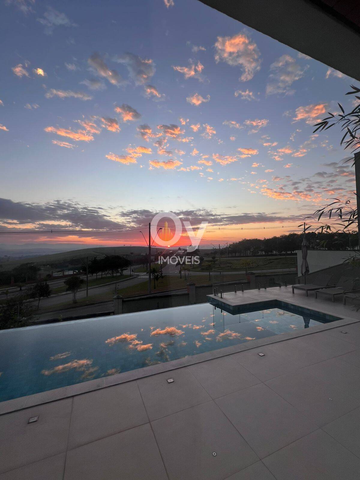 Sobrado de alto padrão com vista definitiva em condominio exclusivo.
