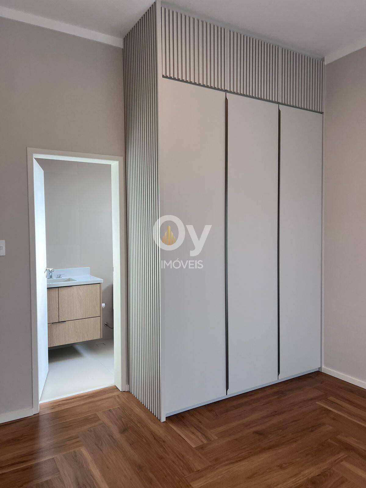 Sobrado de alto padrão com vista definitiva em condominio exclusivo.