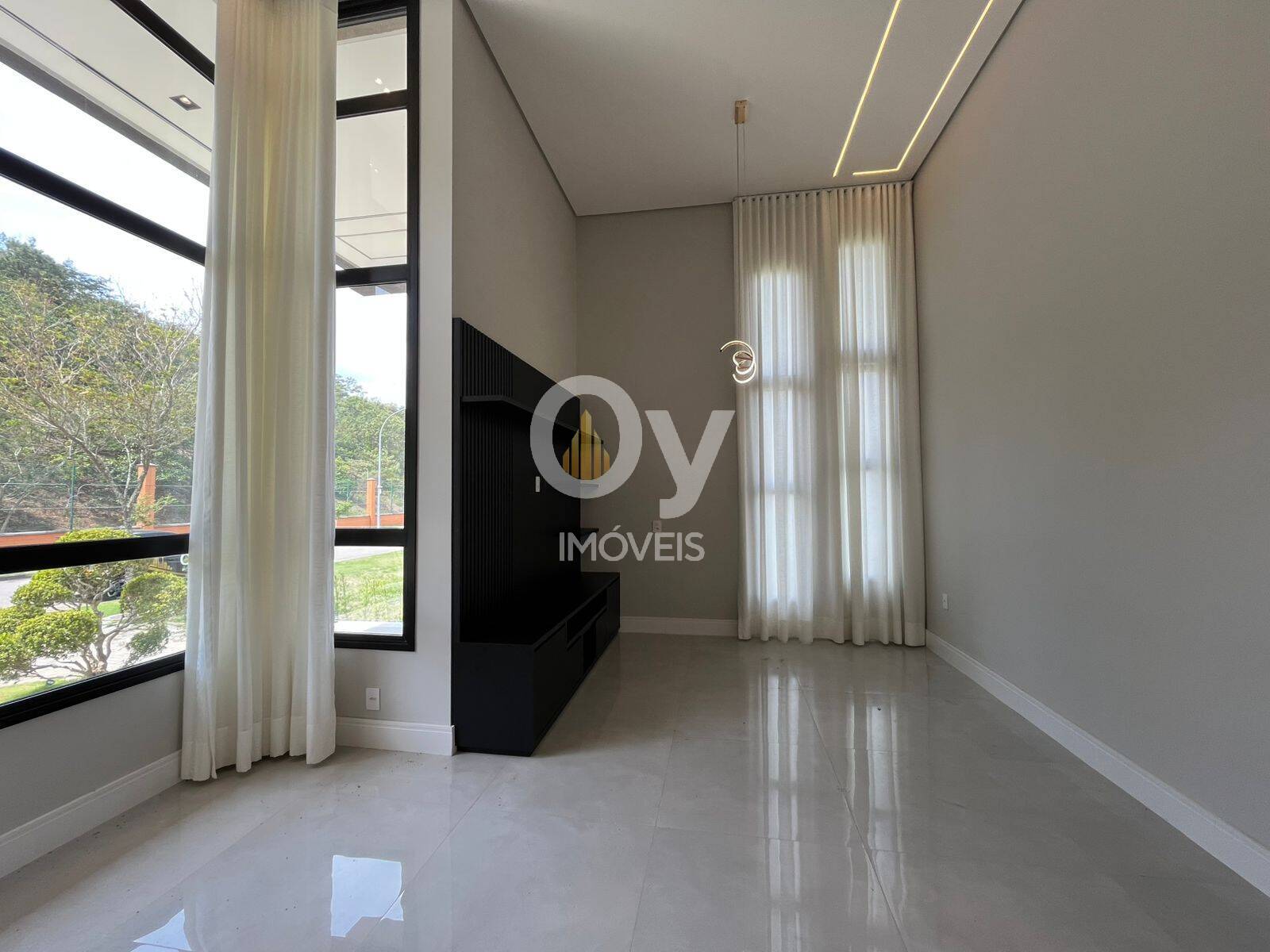 Casa Térrea à Venda – Alphaville II – 4 Suítes