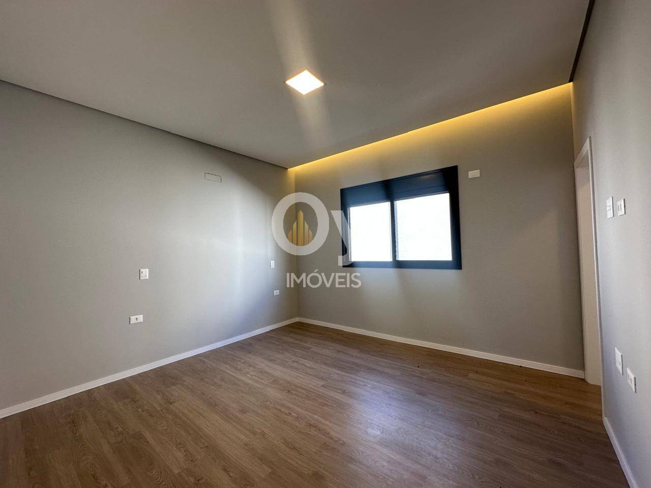 Sobrado de Alto Padrão com 5 Suítes no Alphaville II – 423 m²