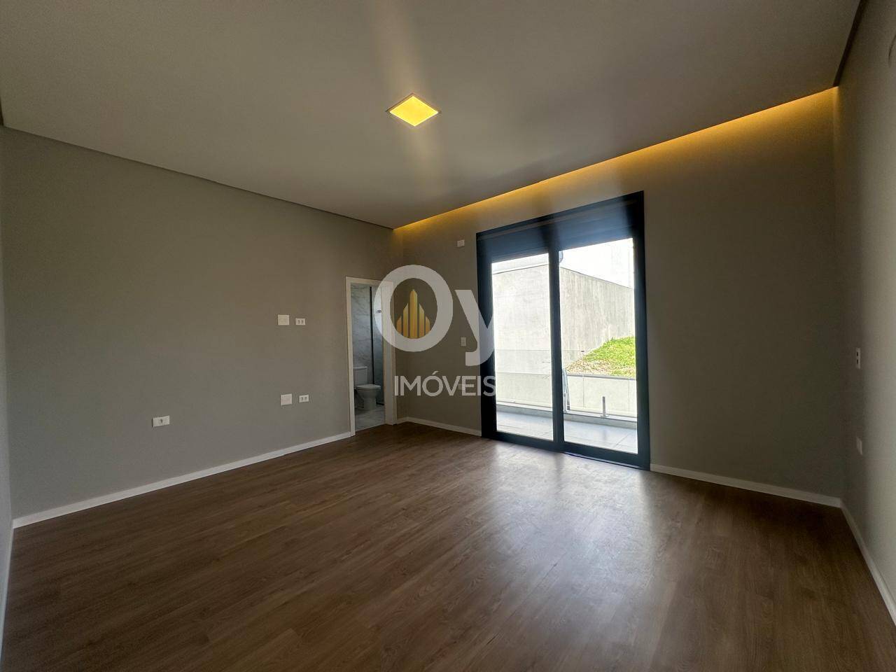 Sobrado de Alto Padrão com 5 Suítes no Alphaville II – 423 m²