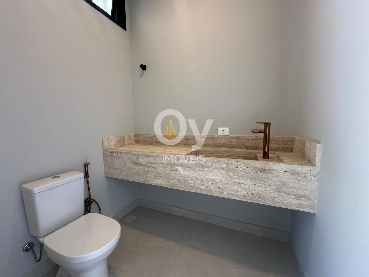 Sobrado Contemporâneo de Alto Padrão no Alphaville – 4 suites