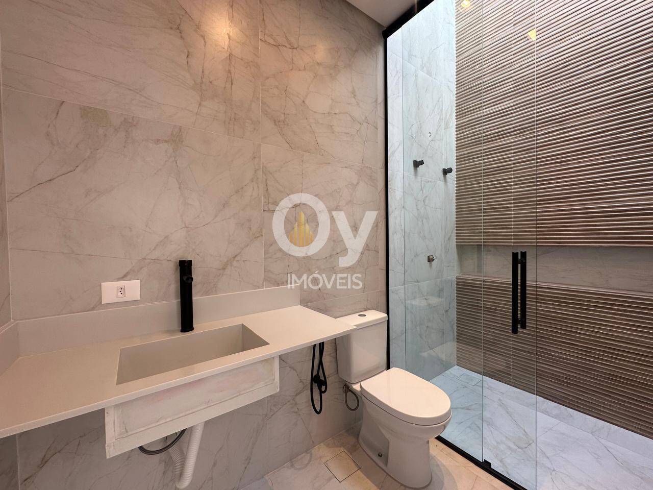Sobrado Contemporâneo de Alto Padrão no Alphaville – 4 suites