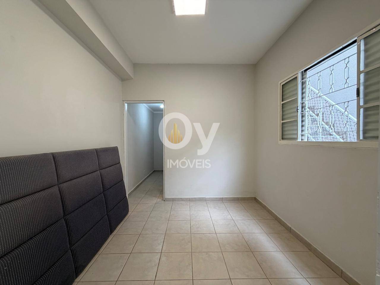 SOBRADO MODERNO COM VISTA DEFINITIVA PARA O BANHADO