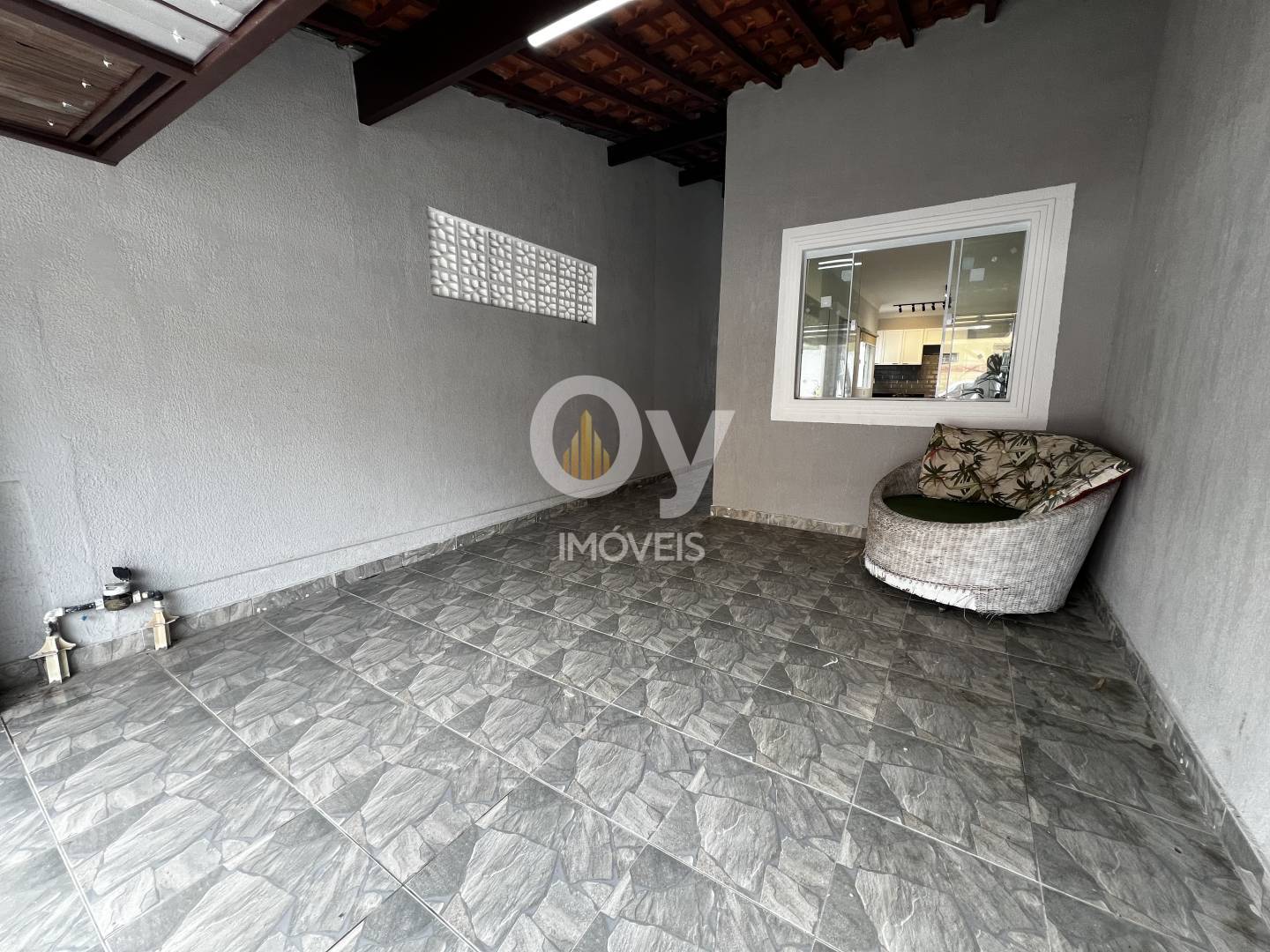 SOBRADO MODERNO COM VISTA DEFINITIVA PARA O BANHADO