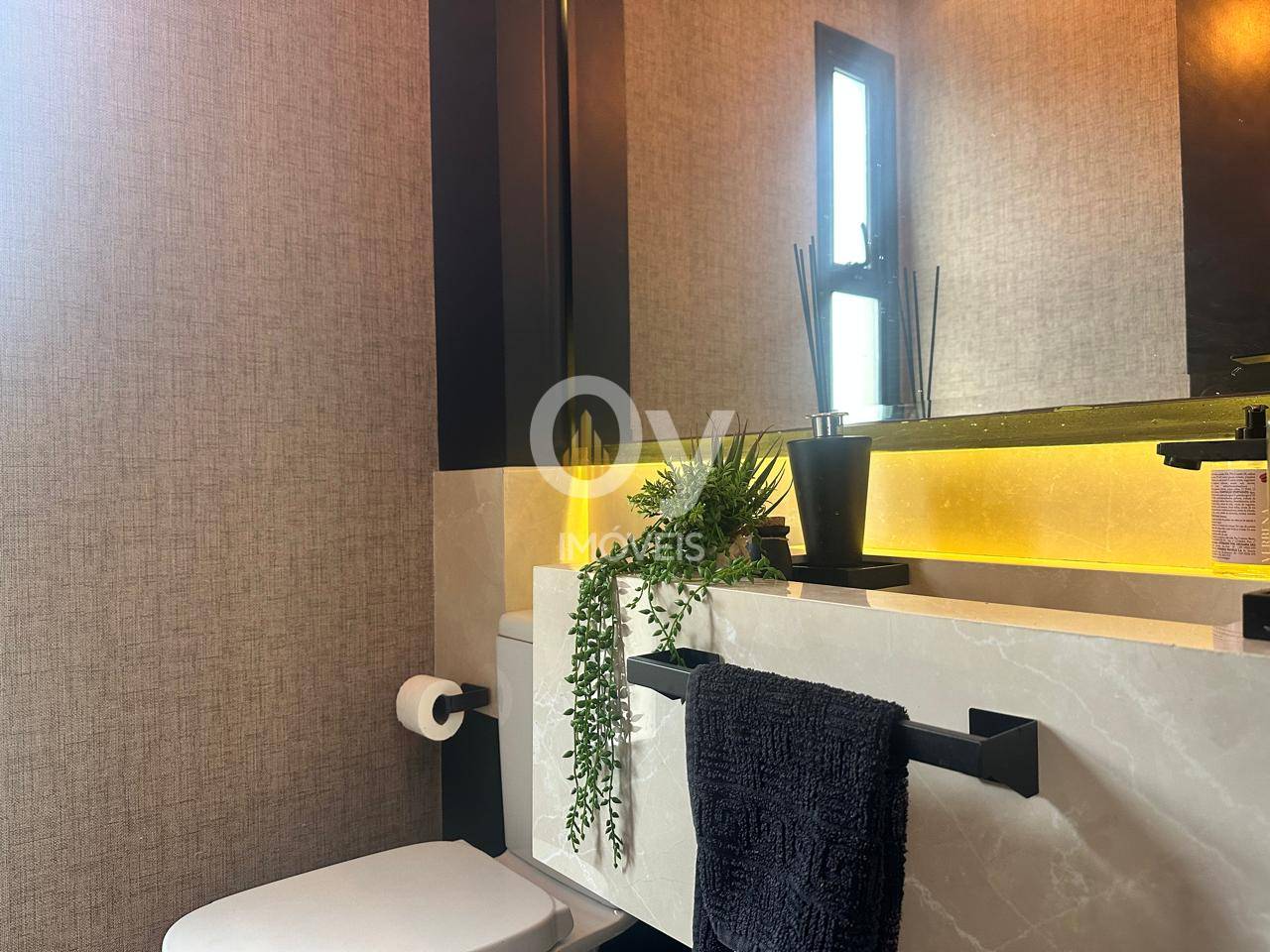 Sobrado à Venda com projeto contemporâneo | Condomínio Crystal - Jacareí/SP