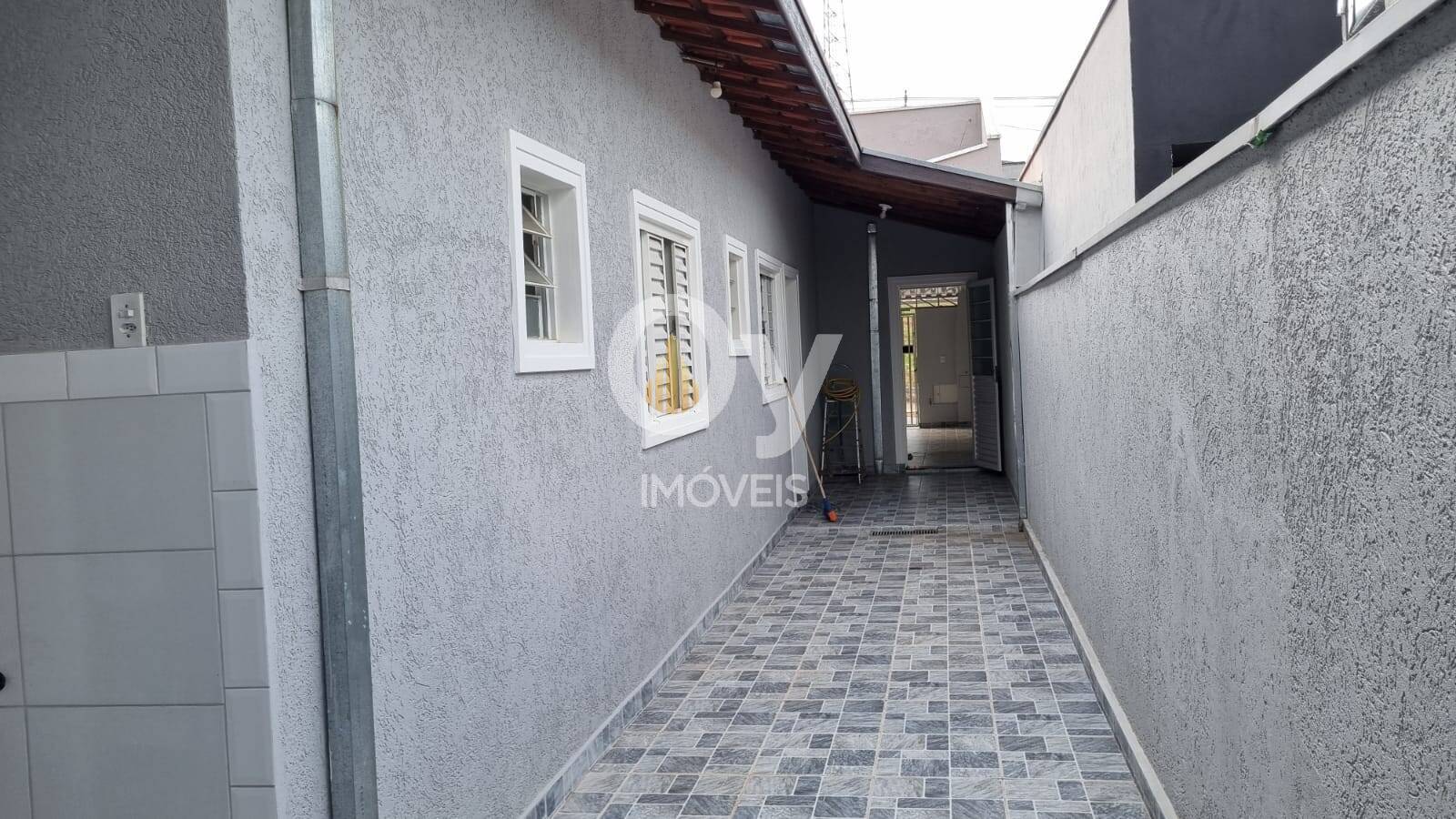 Casa Recém Reformada | 2 Dormitórios | 1 Suíte