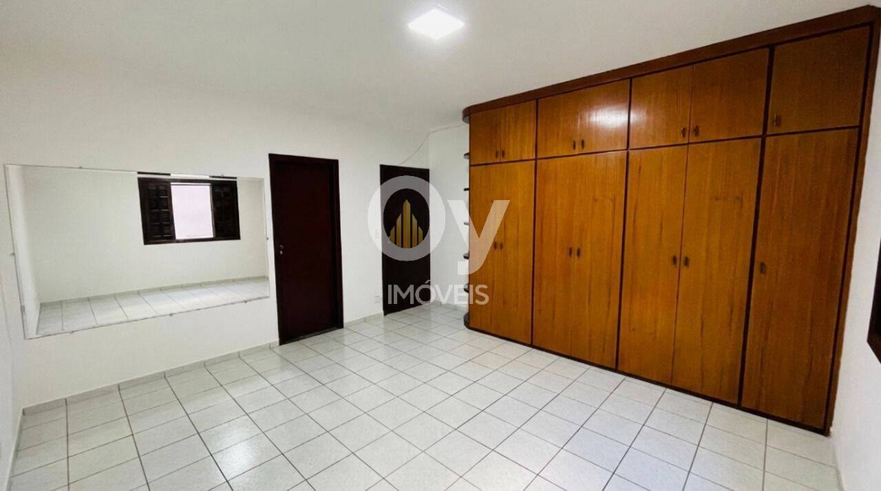 Casa Térrea para Locação no Condomínio Jardim das Colinas