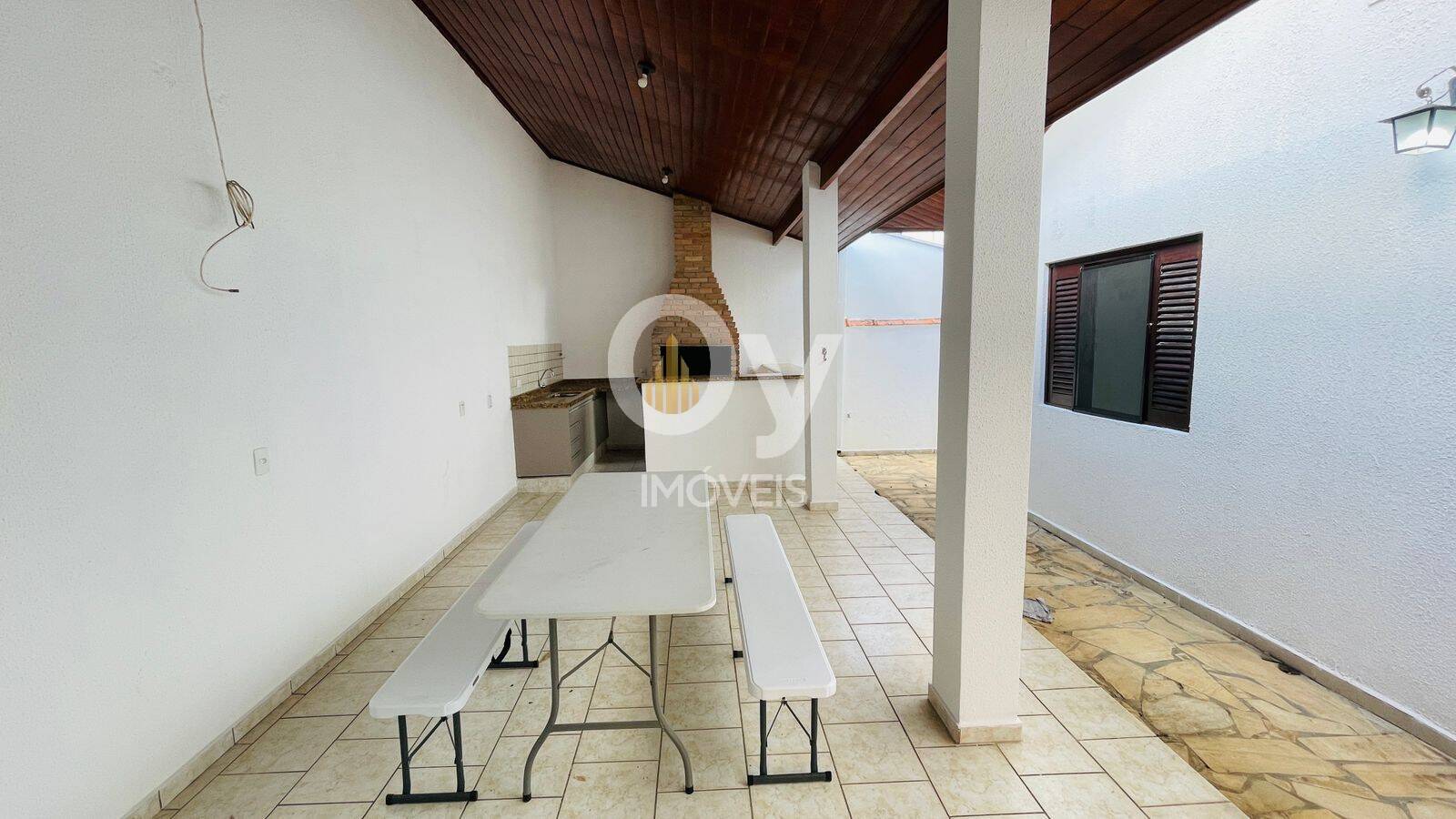 Casa Térrea para Locação no Condomínio Jardim das Colinas