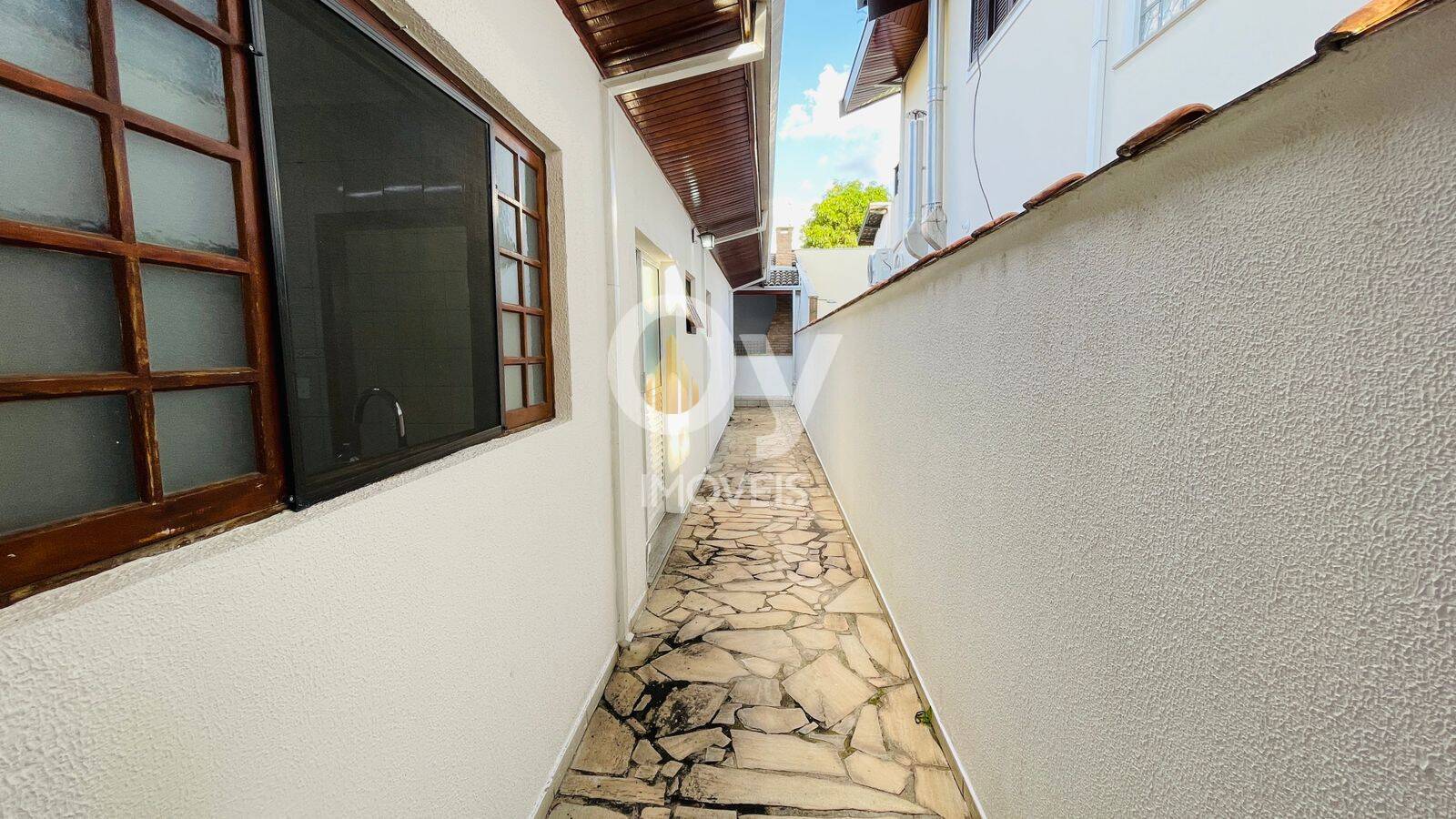 Casa Térrea para Locação no Condomínio Jardim das Colinas
