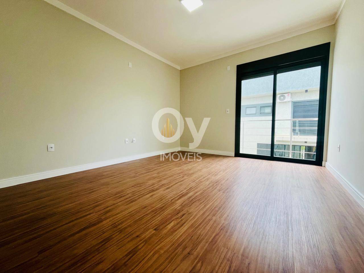 Casa Alto Padrão Recém Construída no Condomínio Rudá