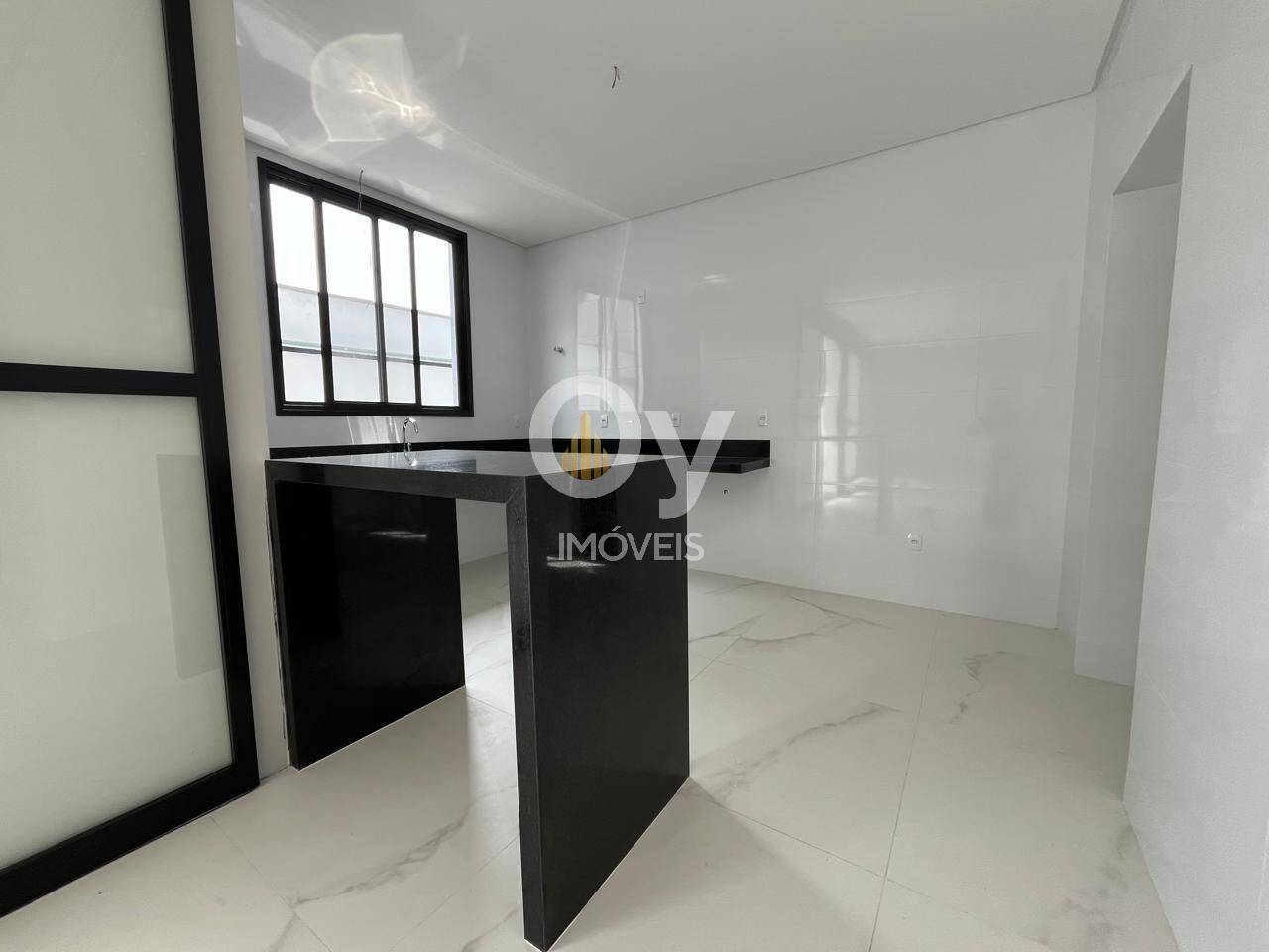 Casa Alto Padrão Recém Construída no Condomínio Rudá