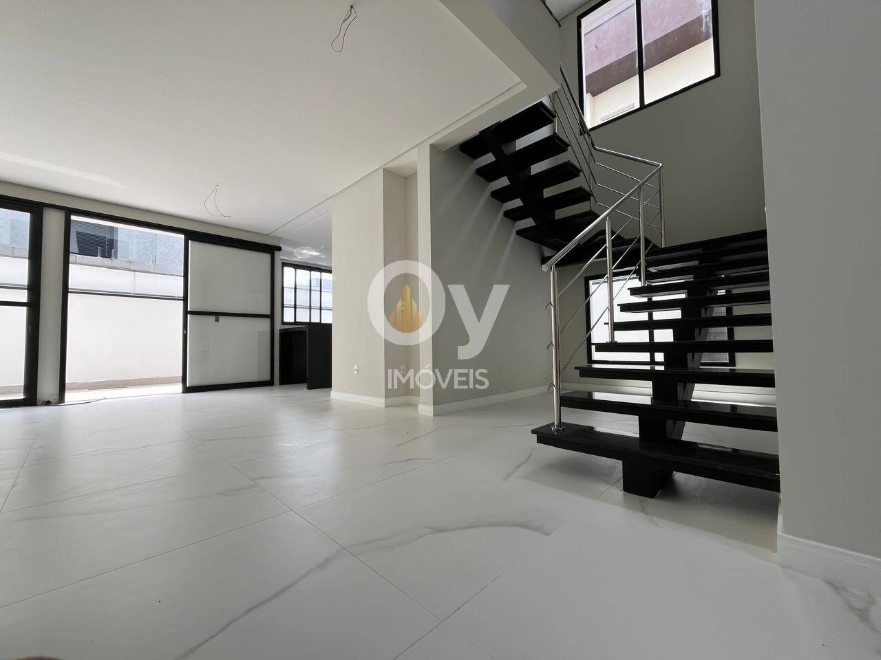 Casa Alto Padrão Recém Construída no Condomínio Rudá