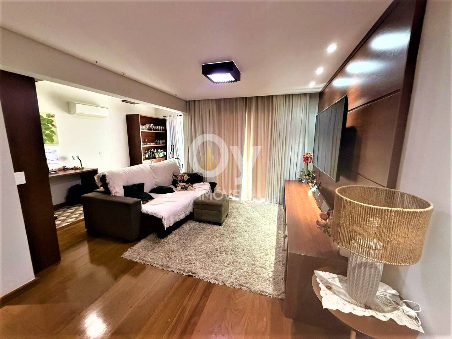 Apartamento á Venda 3 Dormitorios, 2 Suítes no Edifício Montserrat – 152 m²